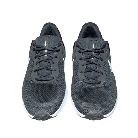 Nike Men\'s Black Running Shoes with White Swoosh size 11 main image 5